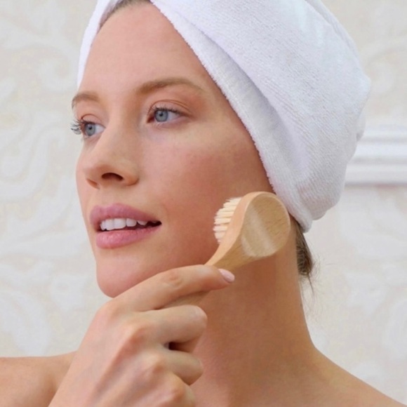 Daily Concepts Daily Facial Dry Brush - Picture 2 of 15